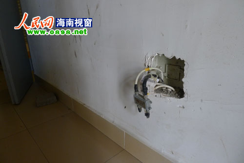 衛(wèi)生間排氣三通漏水怎么辦